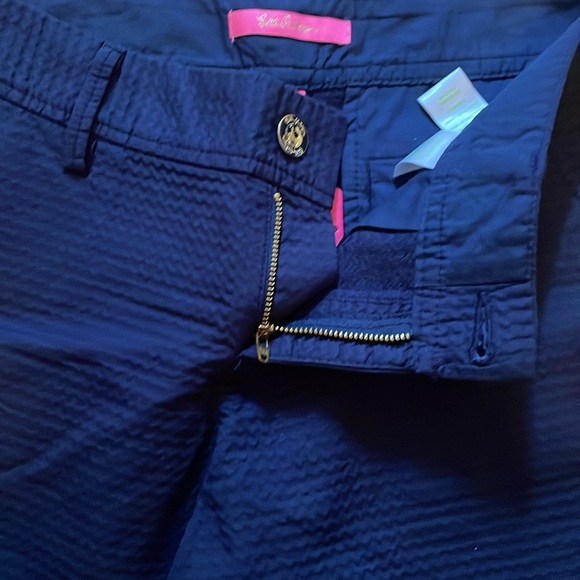 Lilly Pulitzer Callahan short / size 8 / true navy - Picture 4 of 9